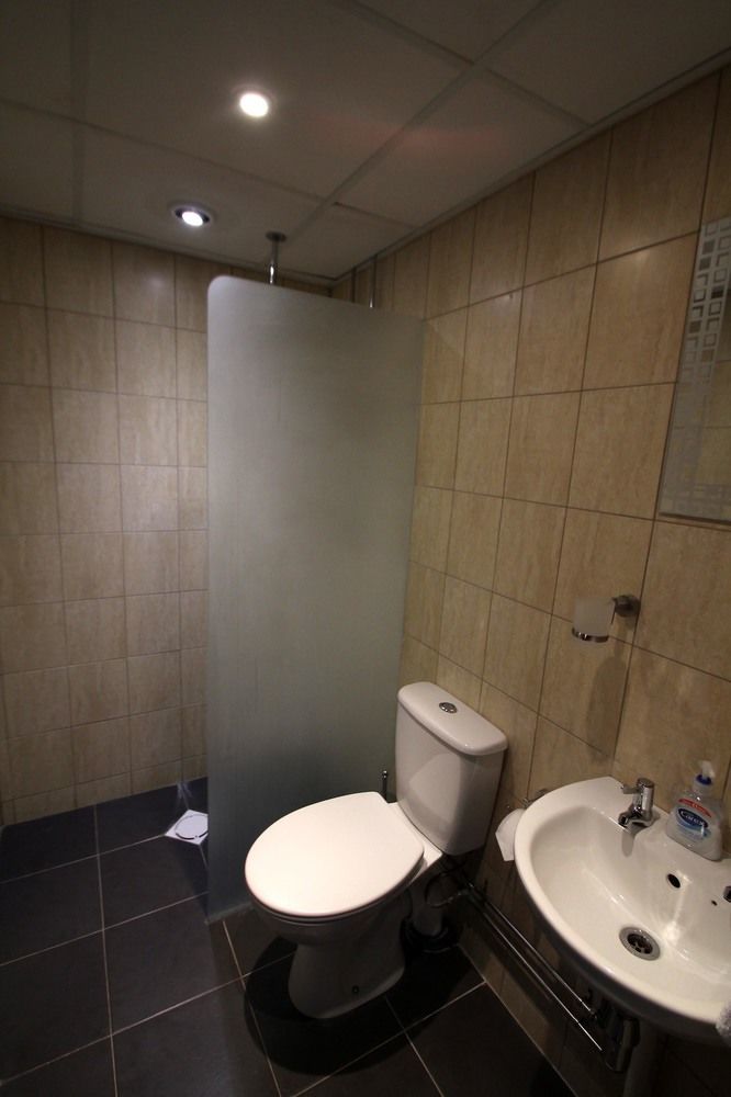 Twinwoods Guestrooms Milton Ernest Экстерьер фото